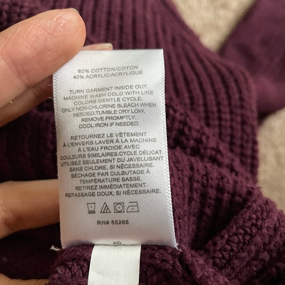 BOGO 🛍️ Express Oversized V-Neck Knit Sweater - Picture 3 of 3